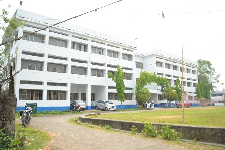 https://cache.careers360.mobi/media/colleges/social-media/media-gallery/9049/2019/3/6/Campus View of Regional Institute of Pharmaceutical Science and Technology Agartala_Campus-View.jpg